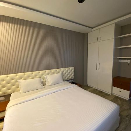 Barkah Inn Канур Екстериор снимка