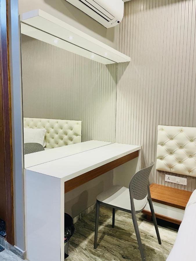 Barkah Inn Канур Екстериор снимка
